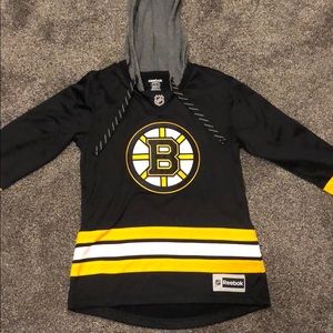 Women’s Boston Bruins sweatshirt